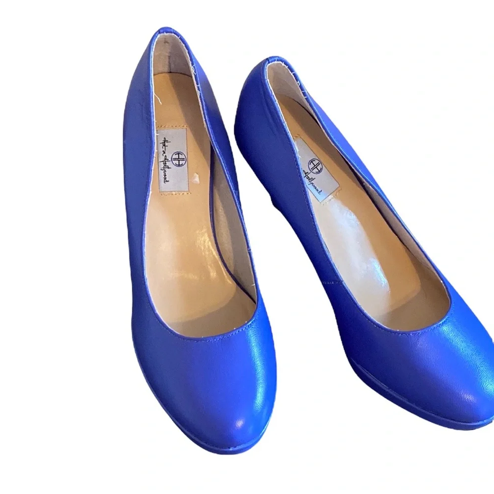 💜💜 Hot in Hollywood Beautiful Periwinkle Colored Platform Heels Size 9M
